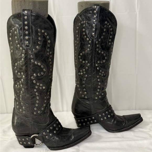 Lane Black Stud Rocker - Picture 2 of 13